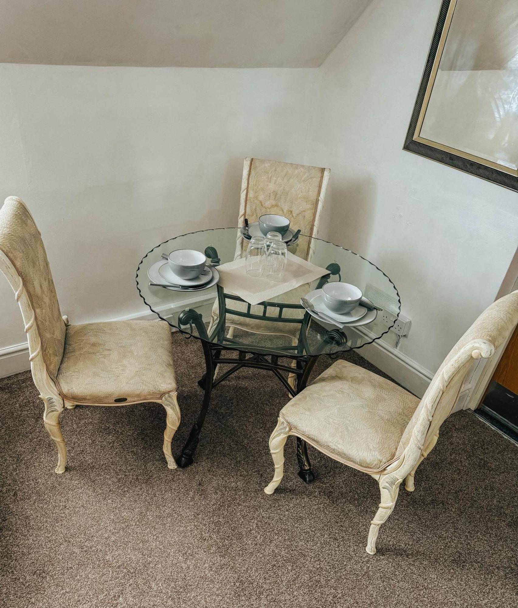 Stylish Modern 1-Bed Apartment In Prime Solihull Town Centre Extérieur photo